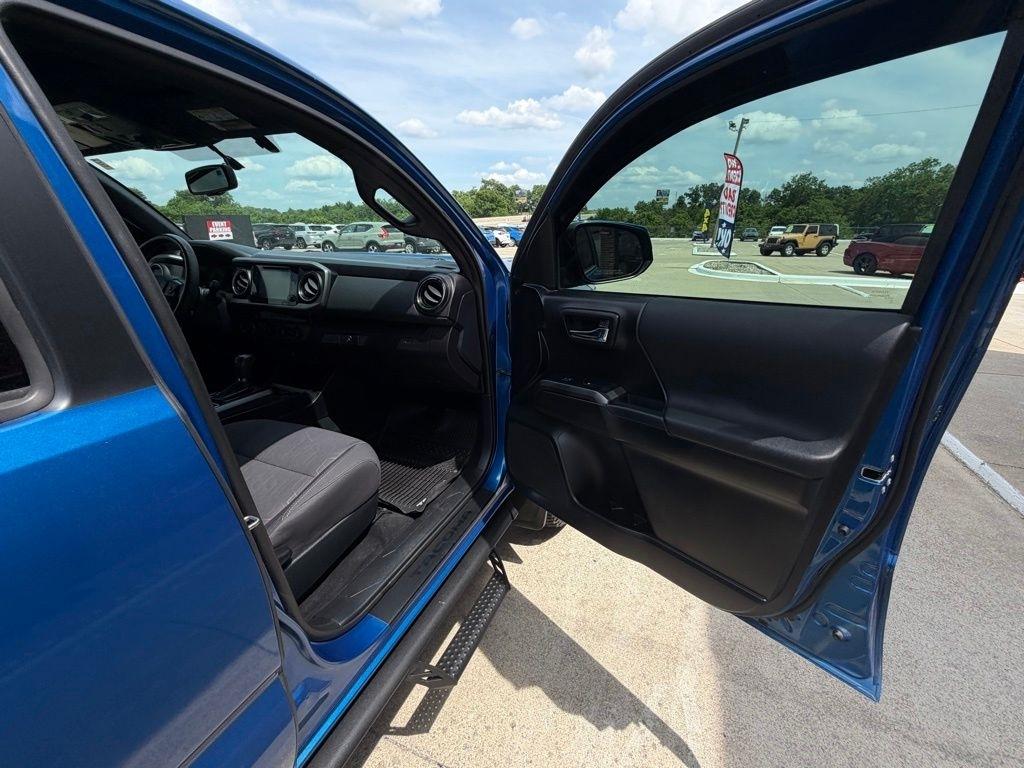 Toyota Tacoma  2017