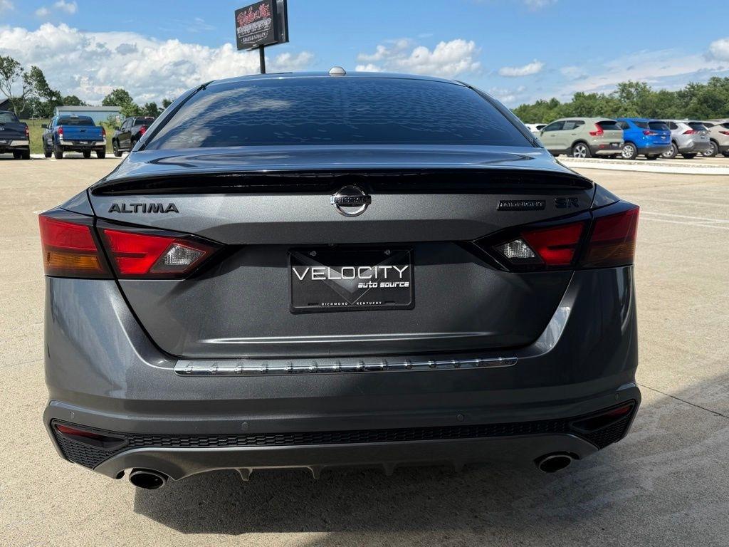 Nissan Altima  2022