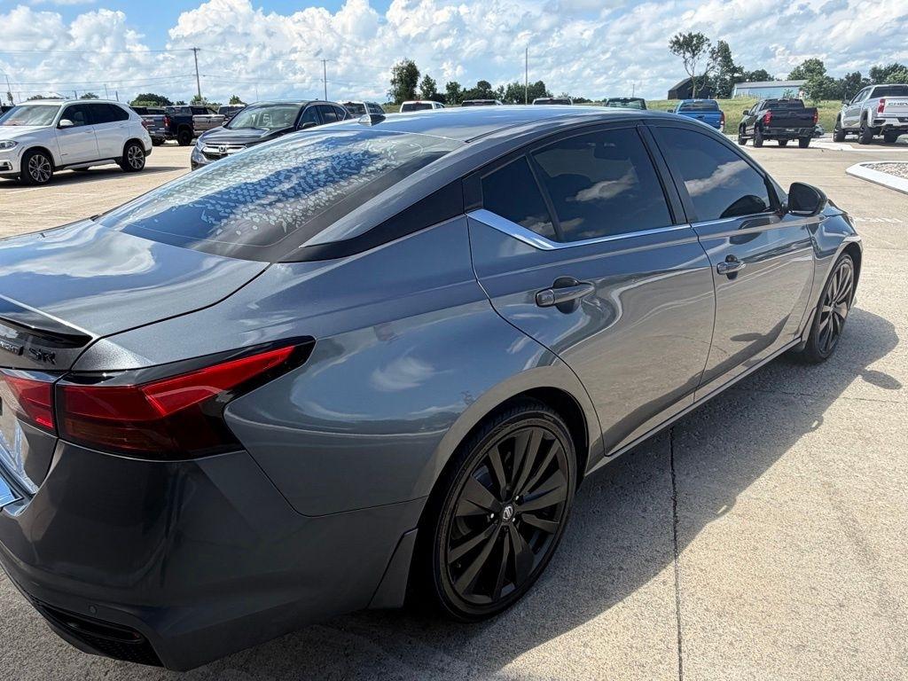 Nissan Altima  2022