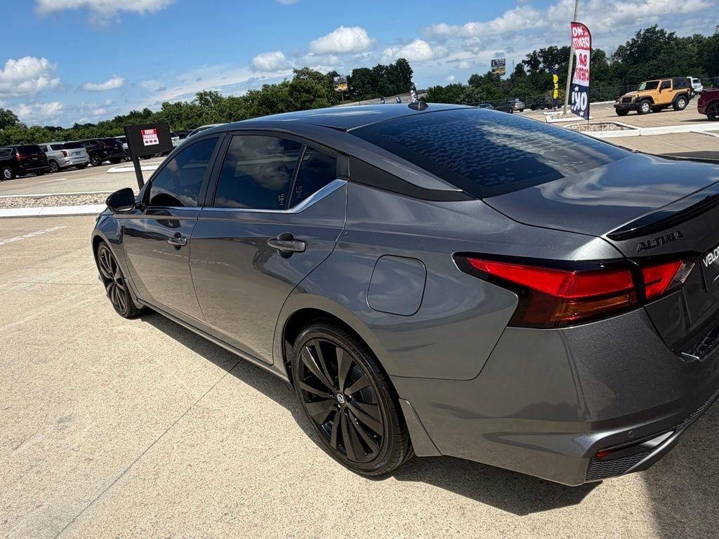 Nissan Altima  2022