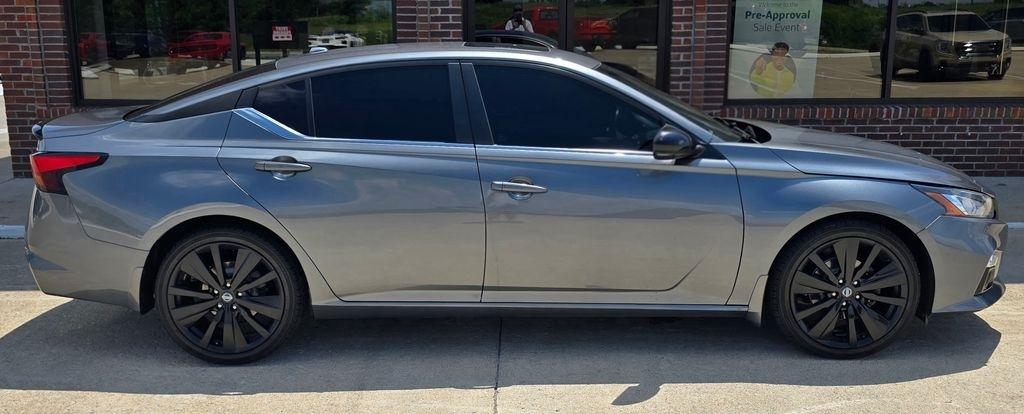 Nissan Altima  2022