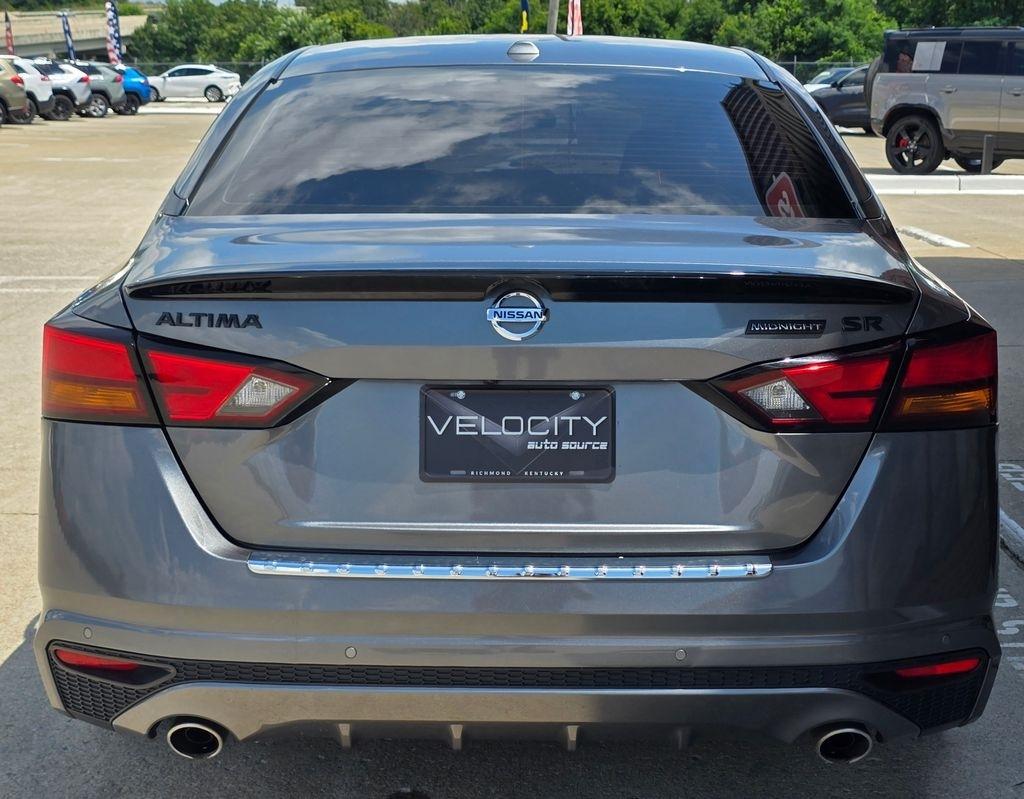 Nissan Altima  2022