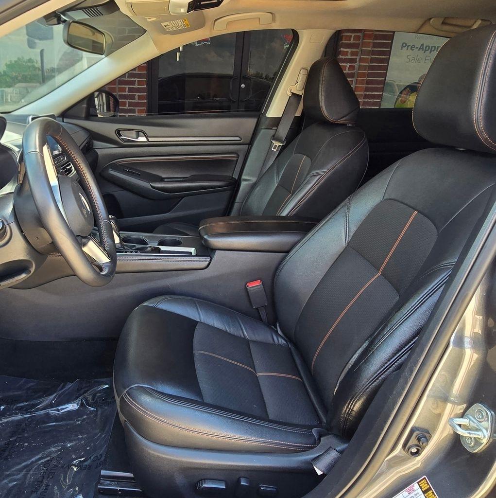 Nissan Altima  2022