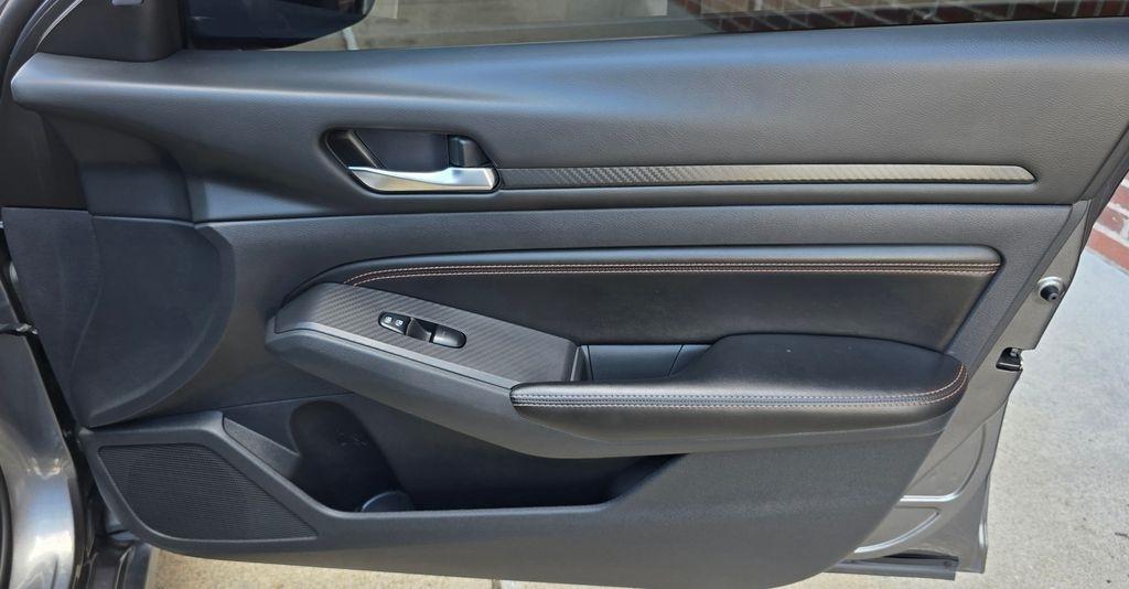 Nissan Altima  2022