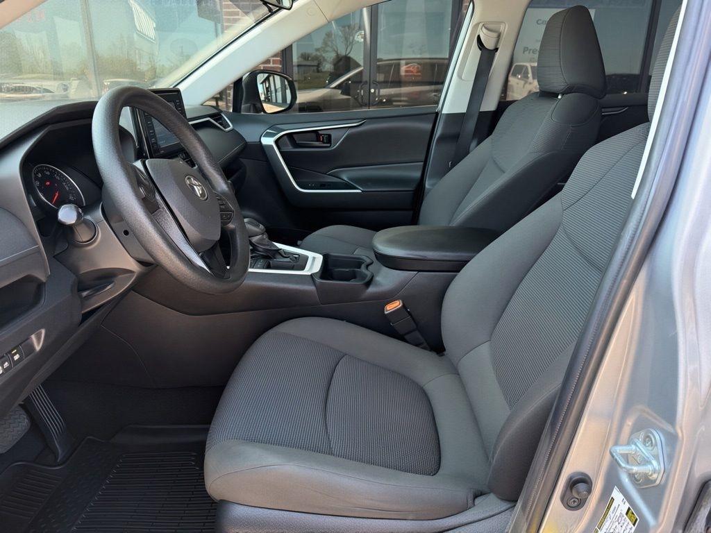 Toyota RAV4  2021