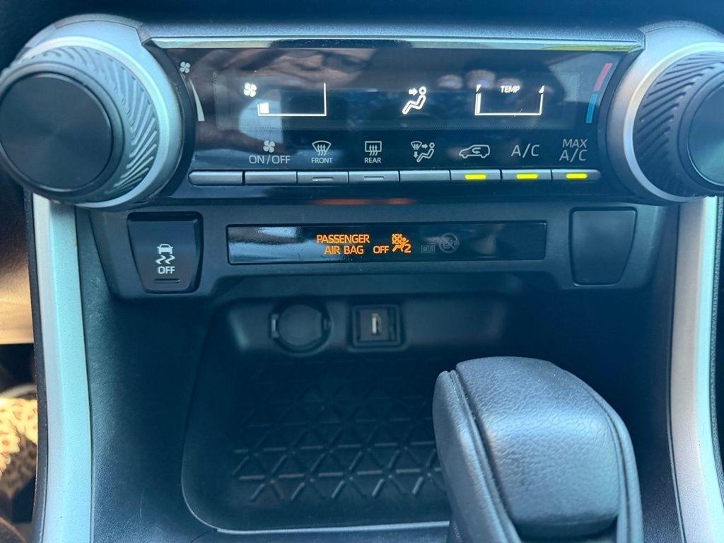 Toyota RAV4  2021