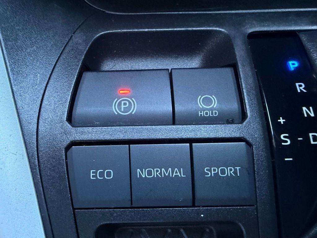 Toyota RAV4  2021