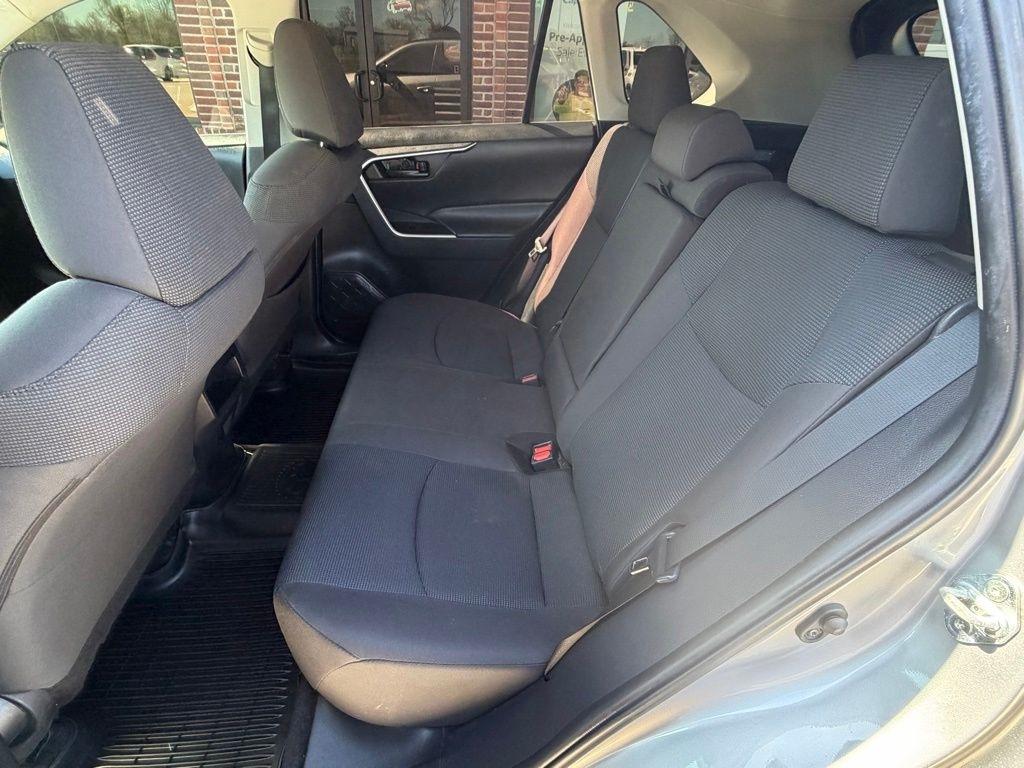Toyota RAV4  2021