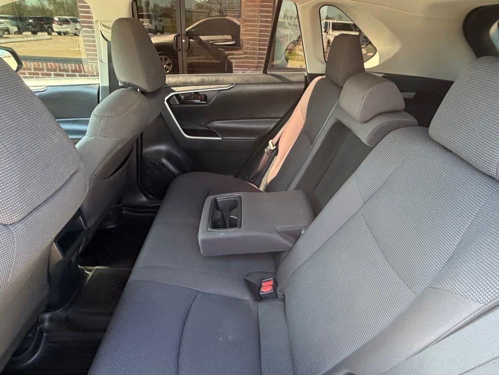 Toyota RAV4  2021