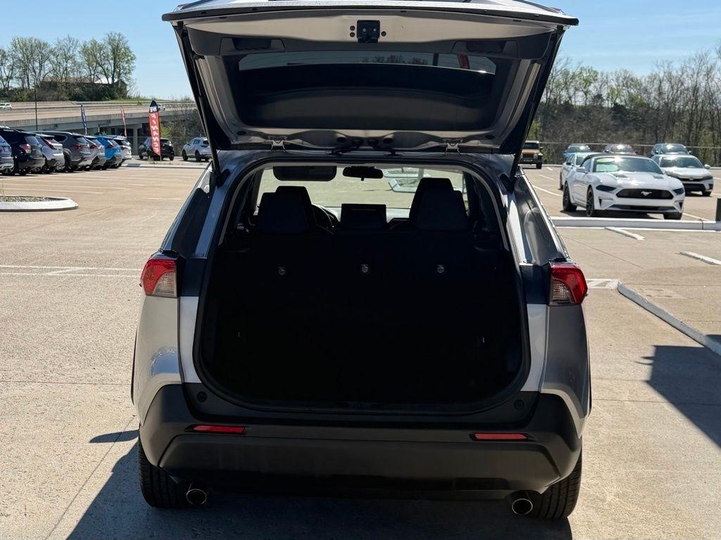 Toyota RAV4  2021