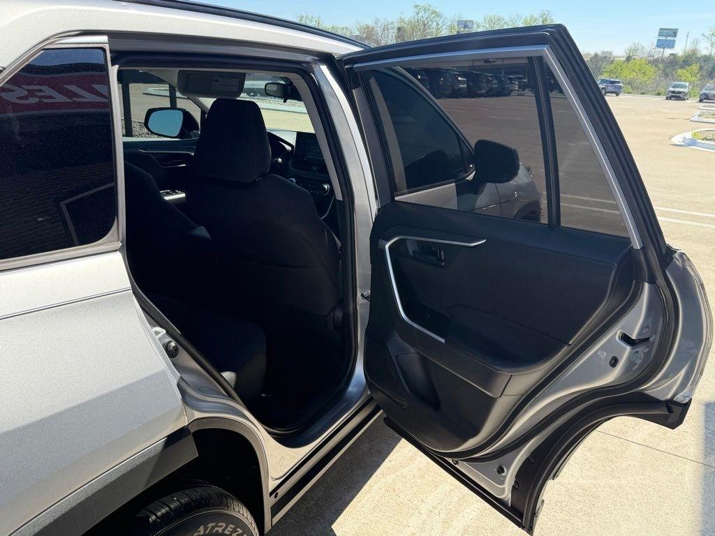 Toyota RAV4  2021