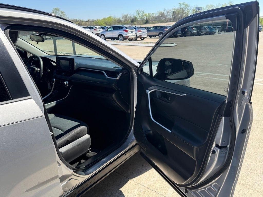 Toyota RAV4  2021