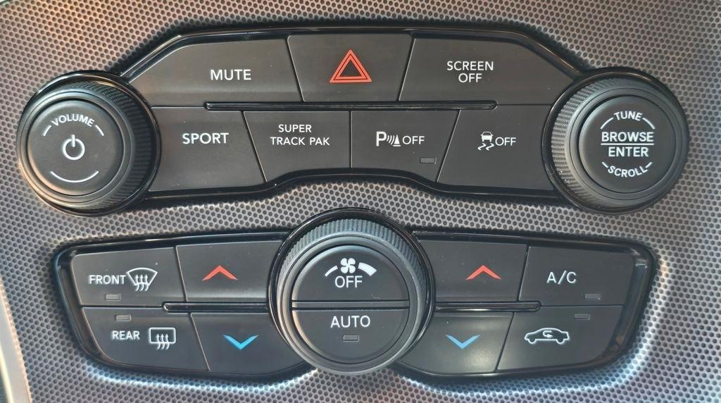 Dodge Challenger  2017