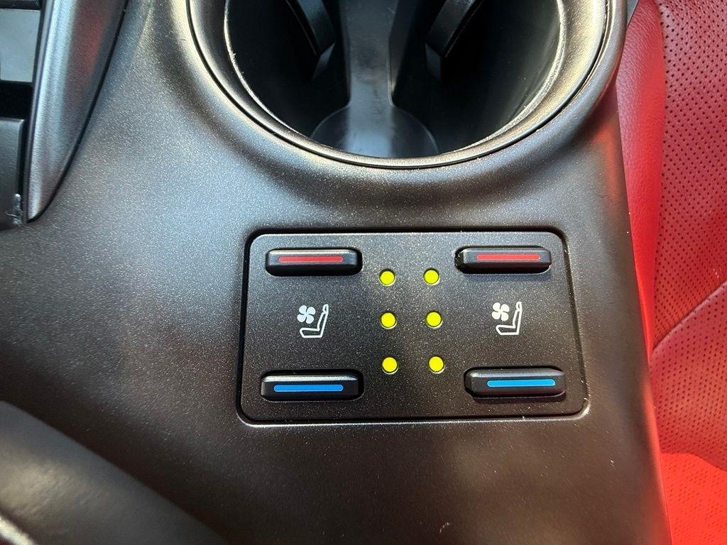 Toyota Camry  2022