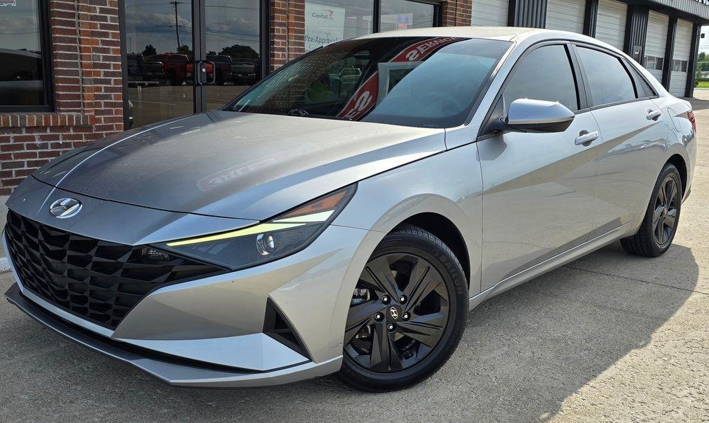 Hyundai Elantra  2023