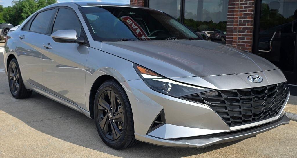 Hyundai Elantra  2023