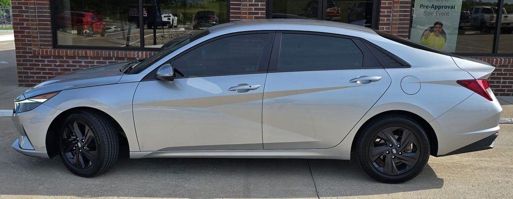 Hyundai Elantra  2023