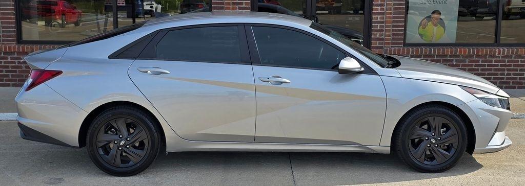 Hyundai Elantra  2023