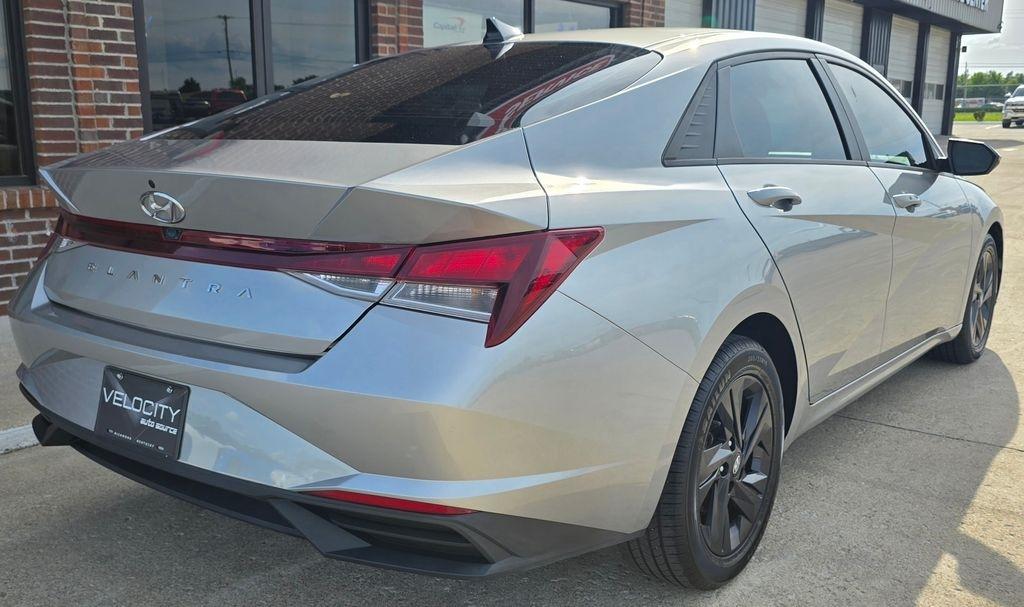 Hyundai Elantra  2023