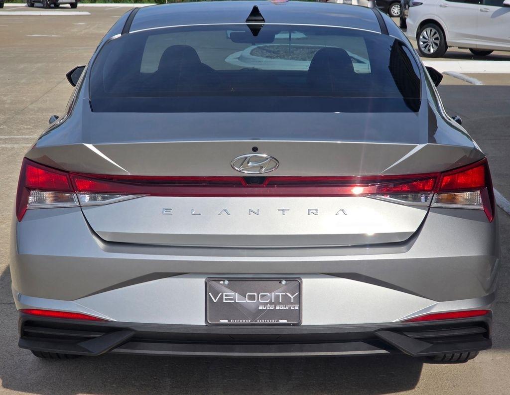 Hyundai Elantra  2023
