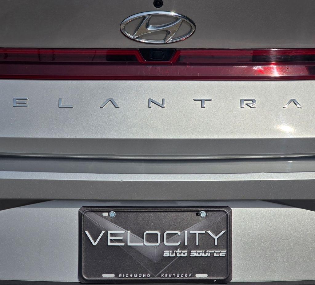 Hyundai Elantra  2023