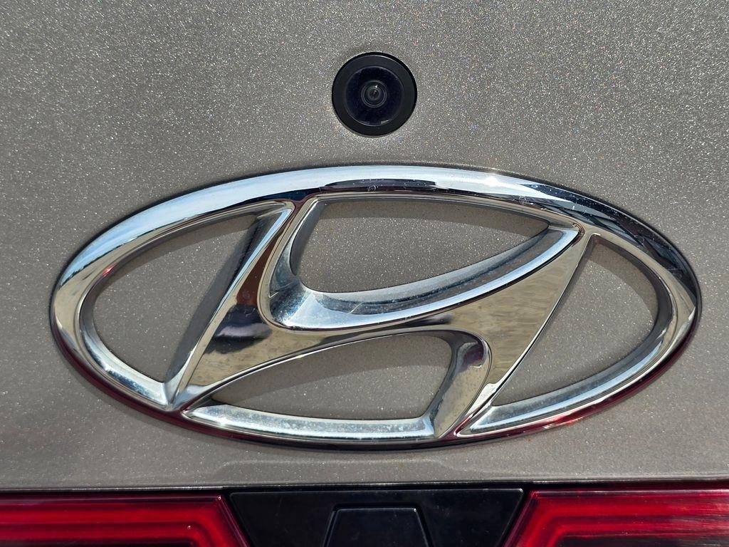 Hyundai Elantra  2023