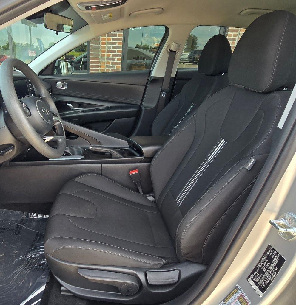 Hyundai Elantra  2023