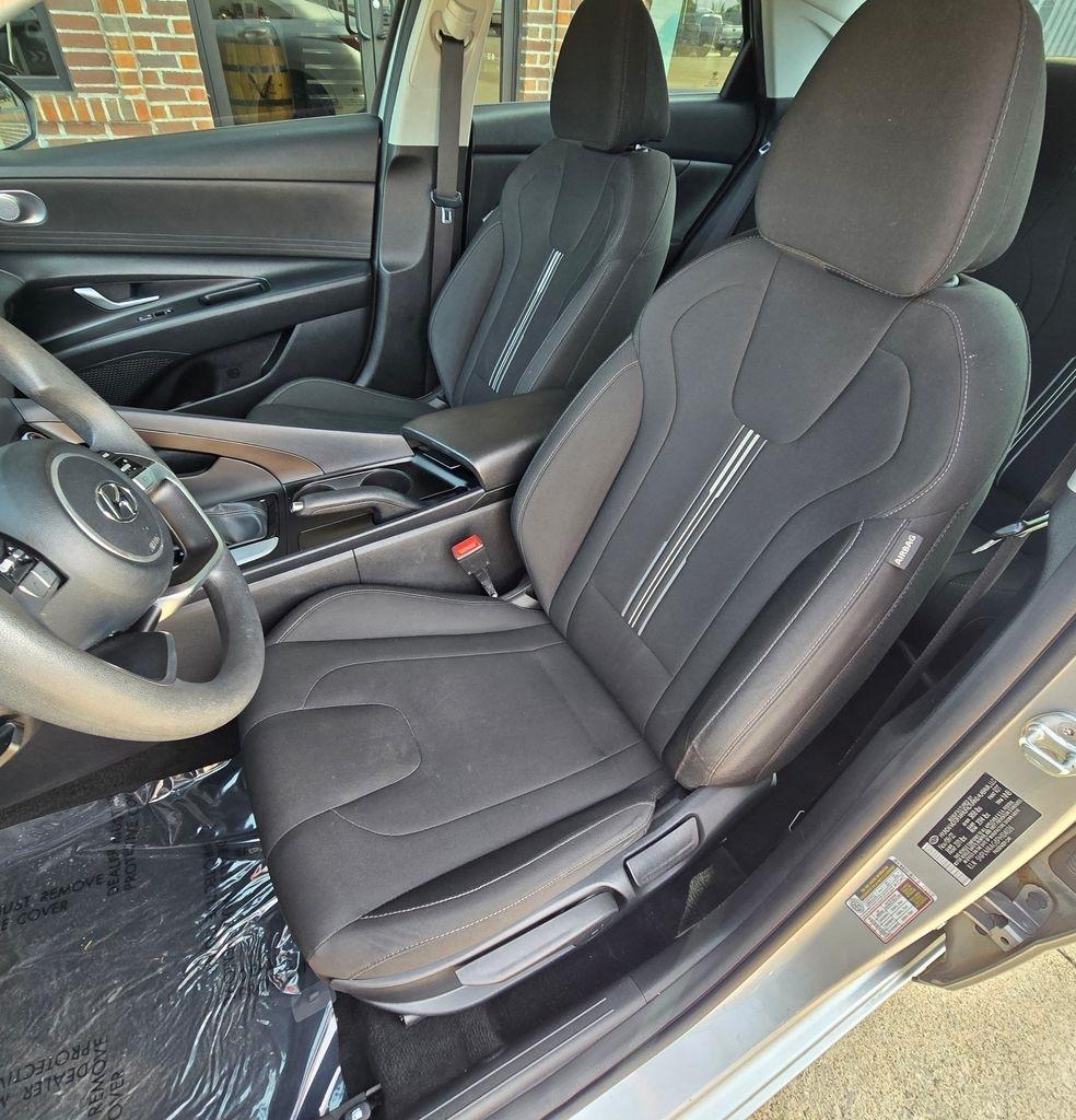Hyundai Elantra  2023