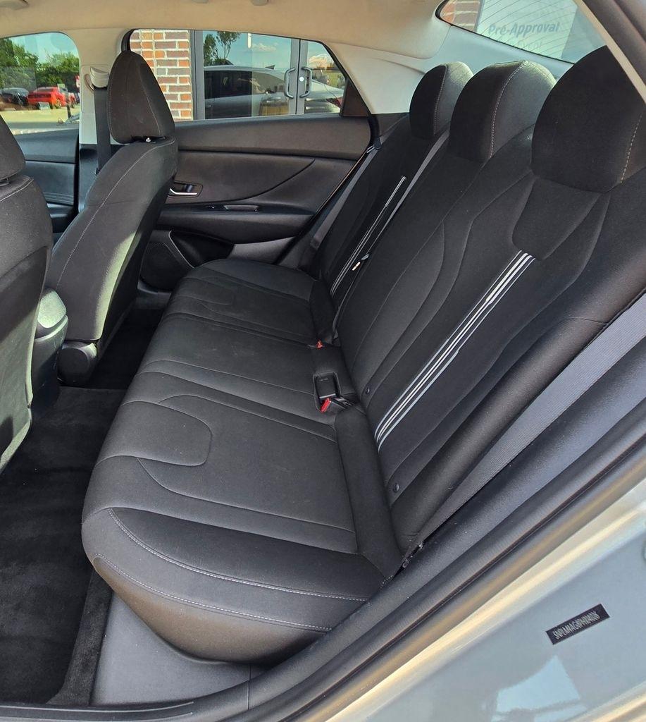 Hyundai Elantra  2023
