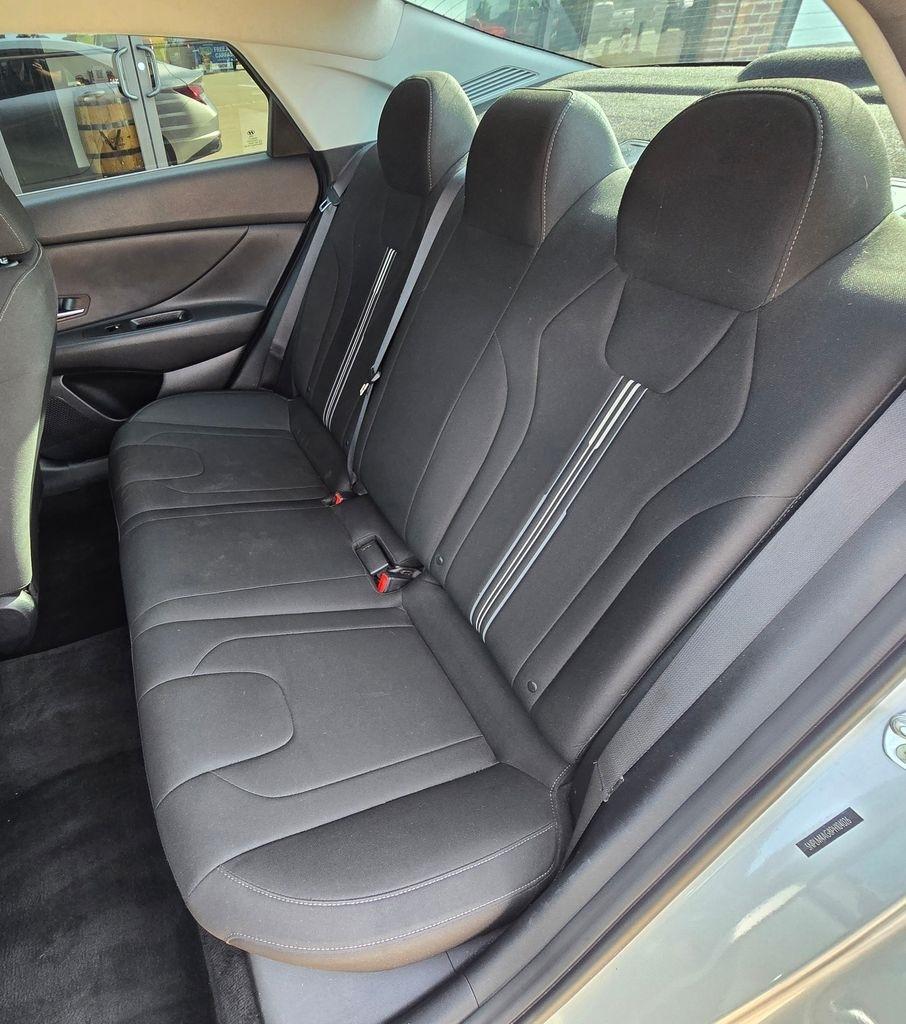 Hyundai Elantra  2023