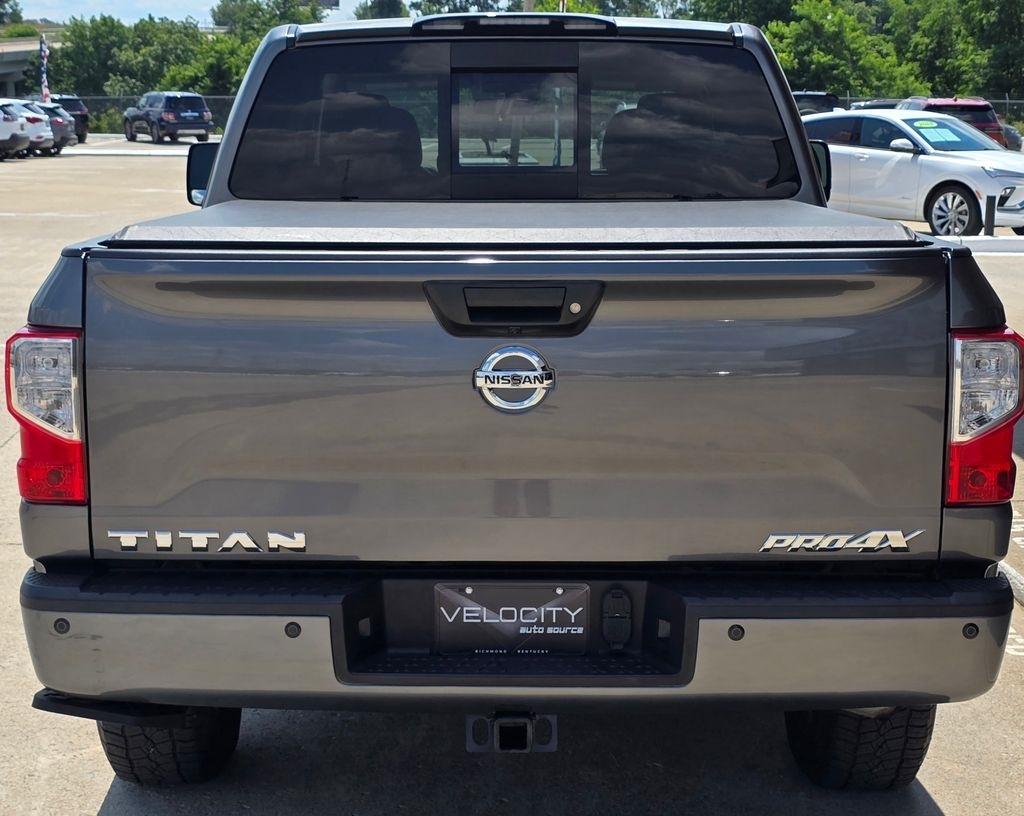 Nissan Titan  2019
