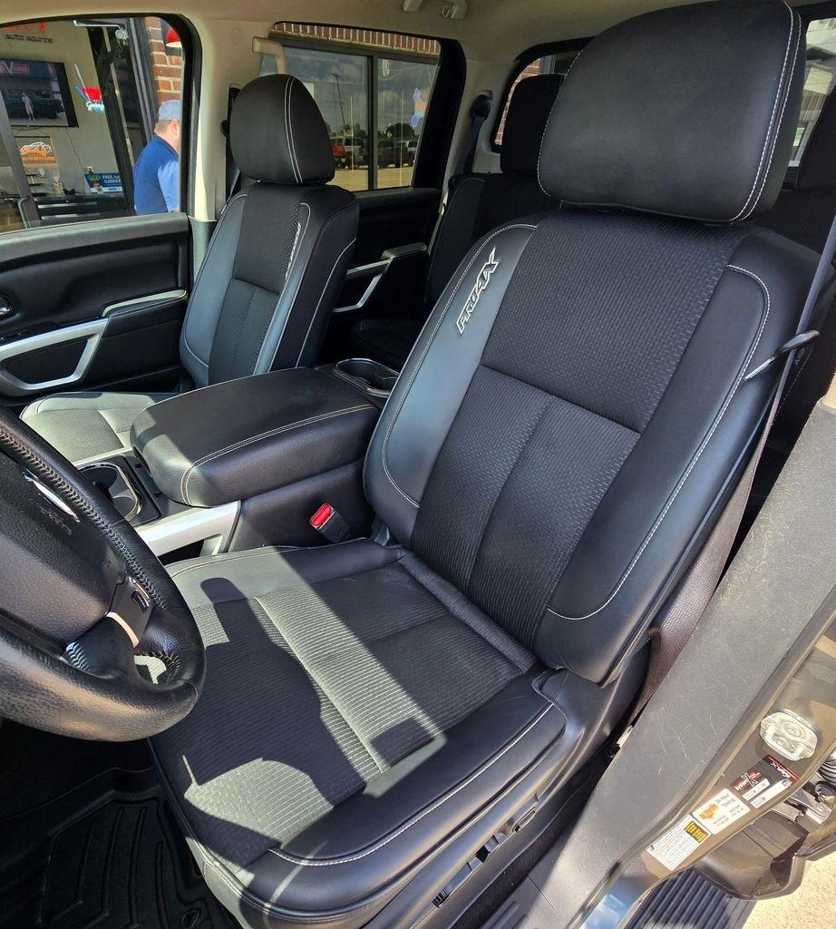 Nissan Titan  2019