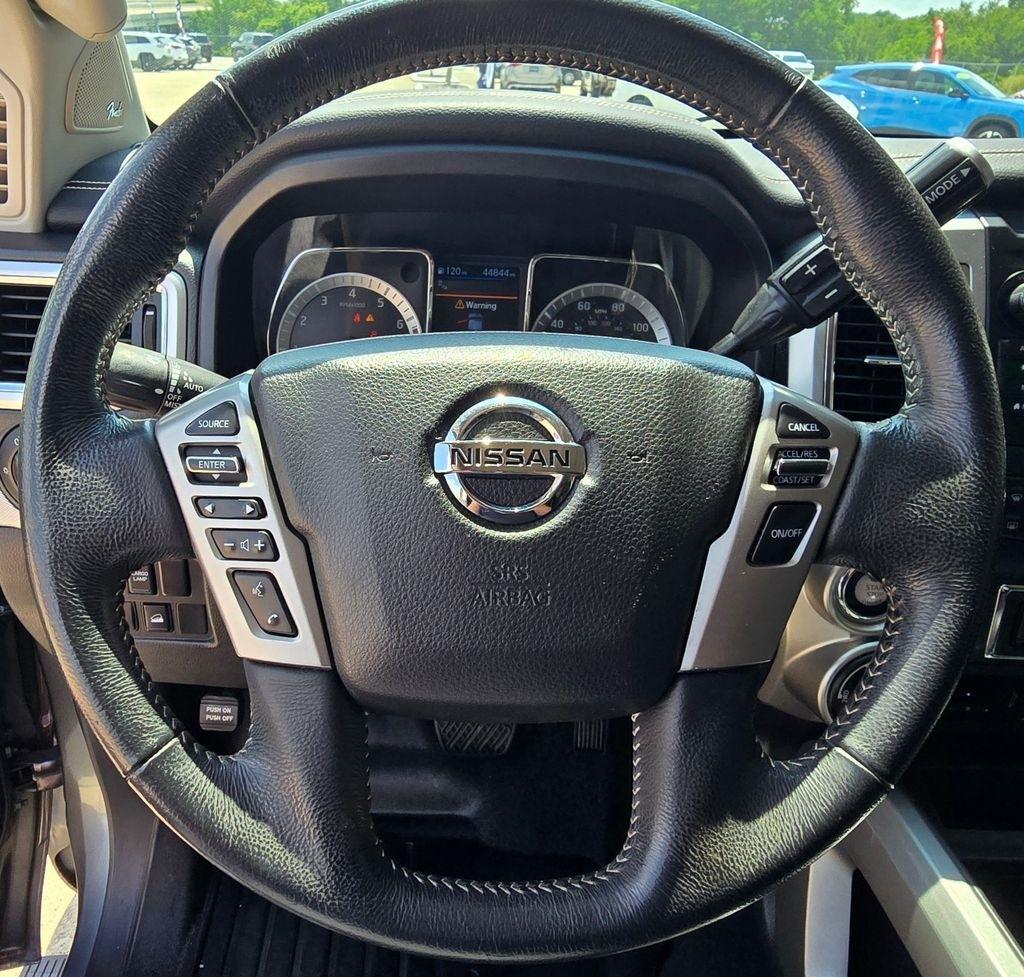 Nissan Titan  2019