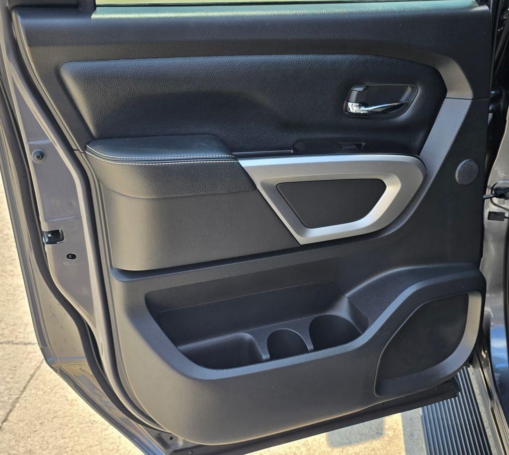 Nissan Titan  2019