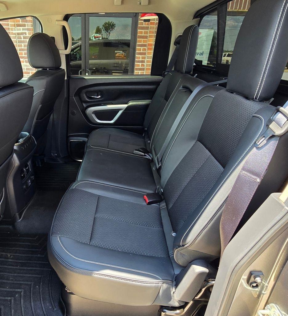Nissan Titan  2019