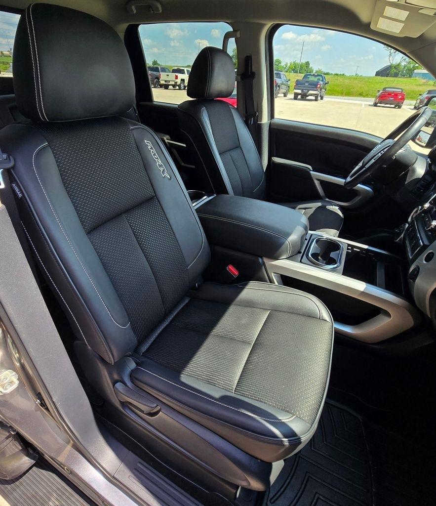 Nissan Titan  2019