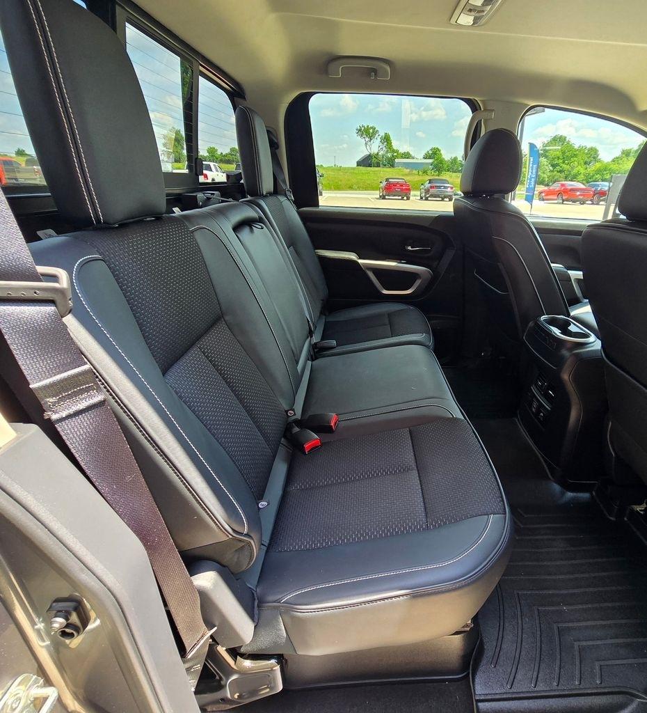 Nissan Titan  2019