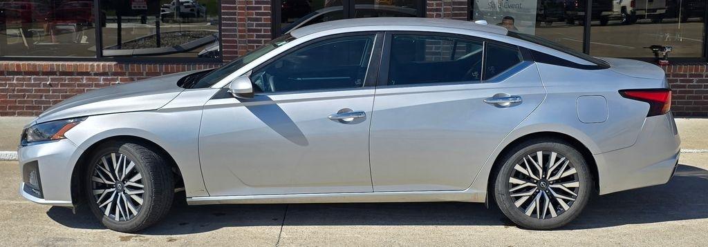 Nissan Altima  2023