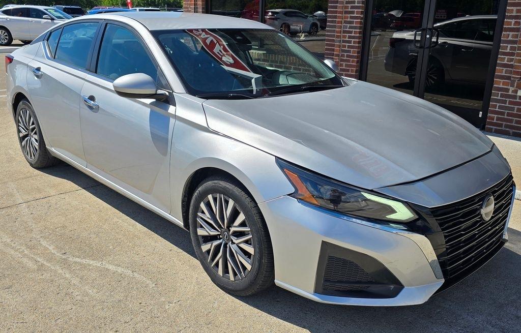 Nissan Altima  2023