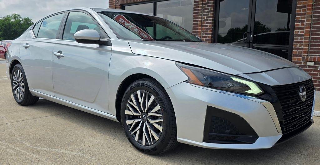 Nissan Altima  2023