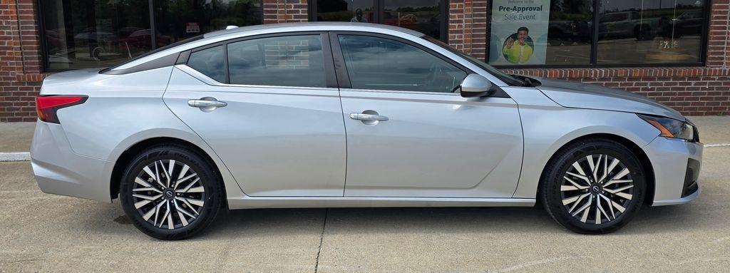 Nissan Altima  2023