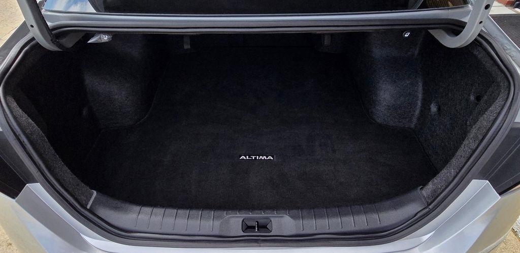 Nissan Altima  2023