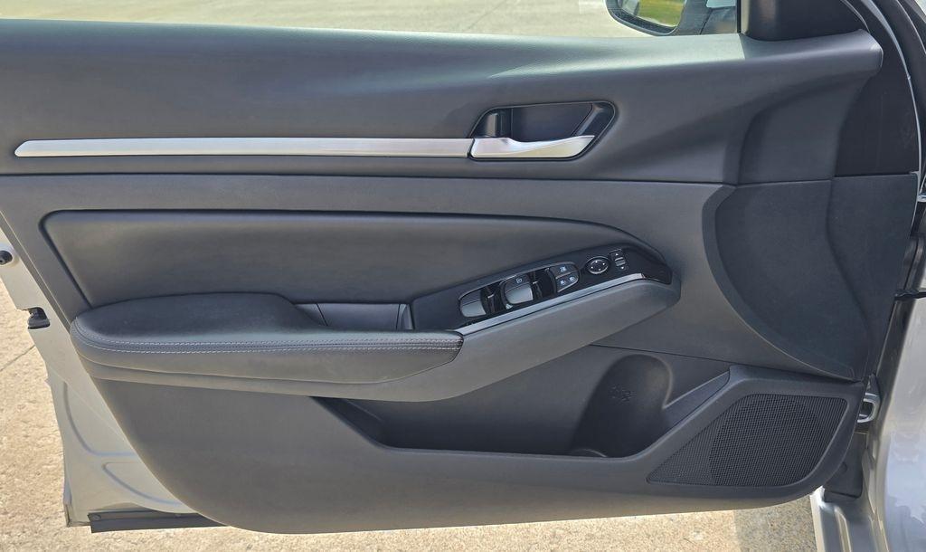 Nissan Altima  2023