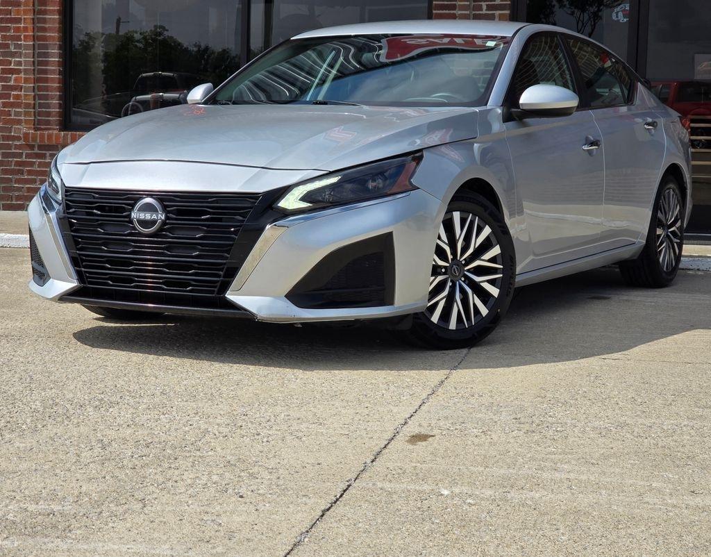 Nissan Altima  2023