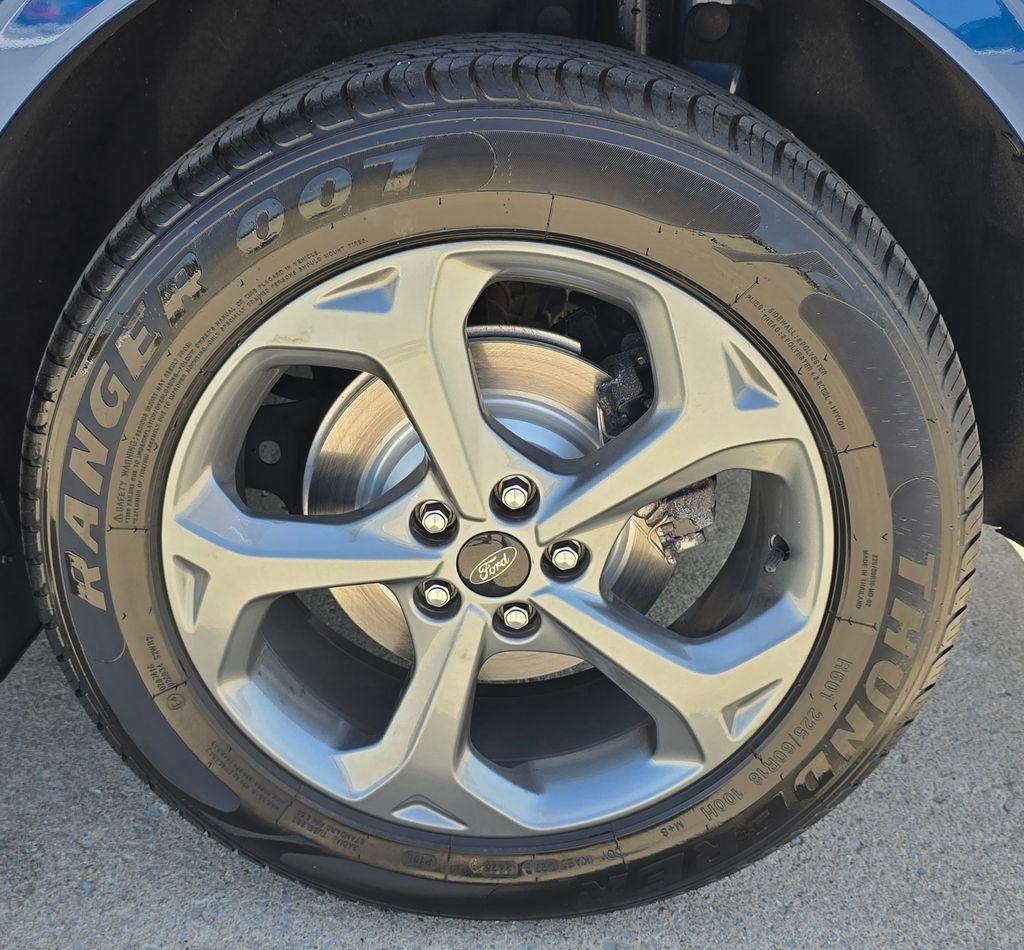 Ford Escape  2023