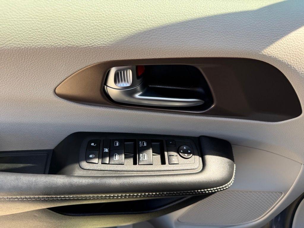 Chrysler Voyager  2022
