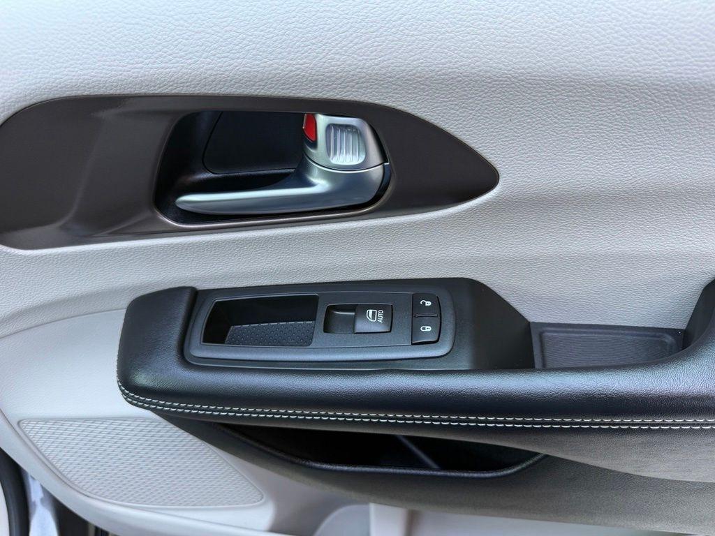 Chrysler Voyager  2022