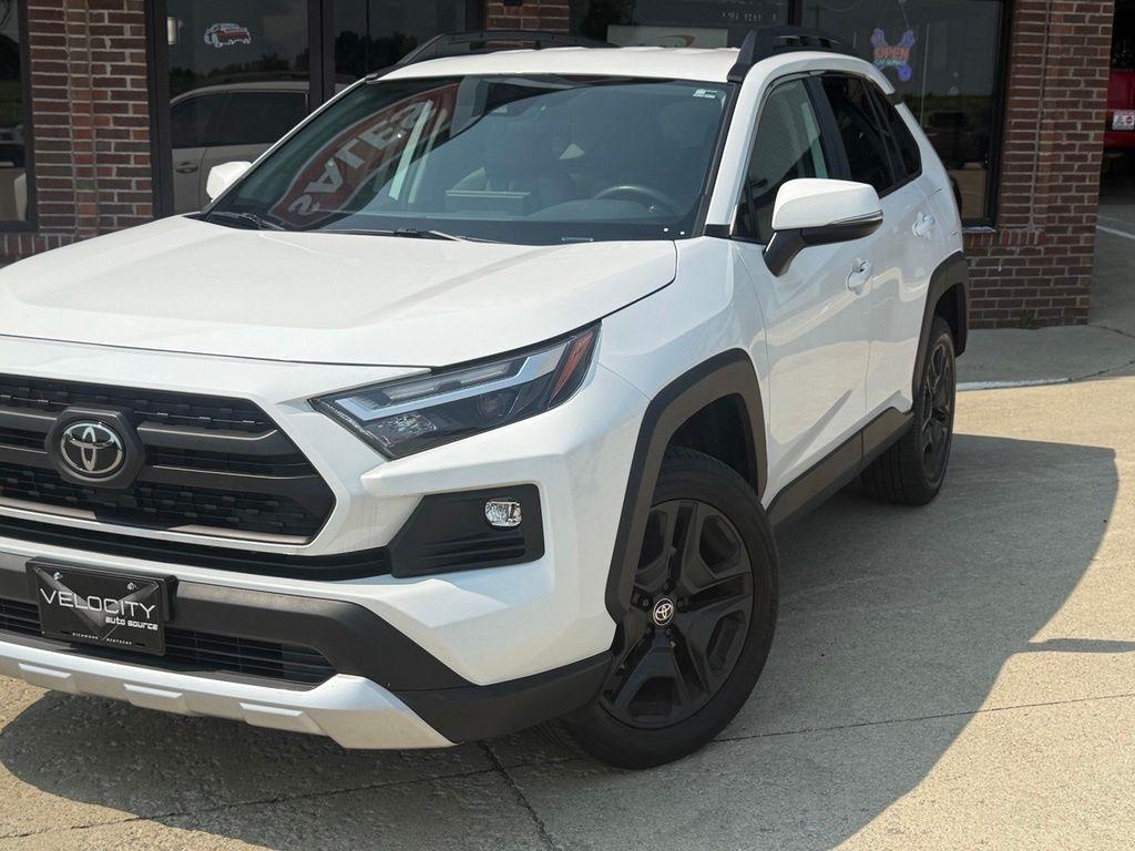 Toyota RAV4  2024