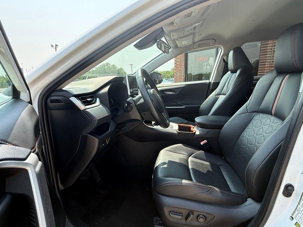 Toyota RAV4  2024