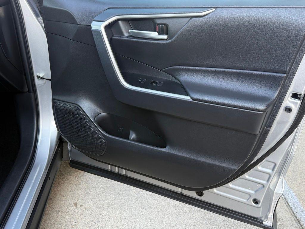Toyota RAV4 Hybrid  2023